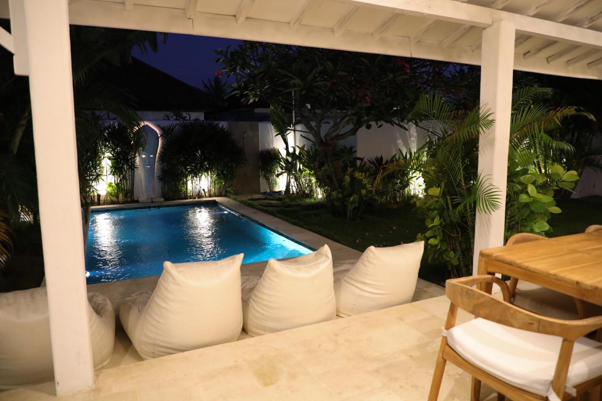 Villa Tom & Lucie Bingin Beach Улувату Екстер'єр фото